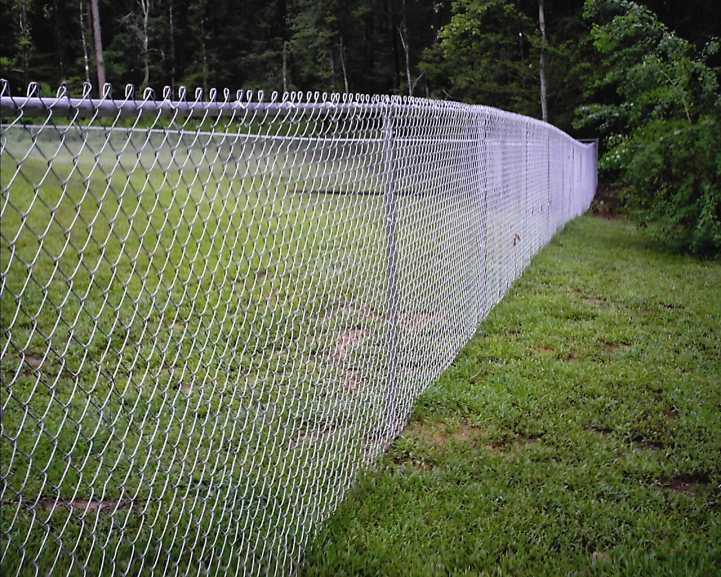 Забор из сетки — пошаговая инструкция как построить забор. Способы изготовления и установка саржевой сетки и сетки рабицы (85 фото)